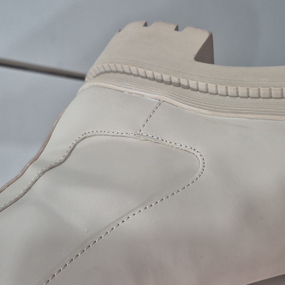 SOLD Zara Boots - Picture 4 of 4